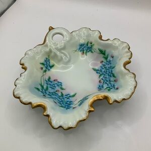 Rocaille Ceramic Floral Vintage Gold Trim Scalloped Edge Candy Trinket Dish